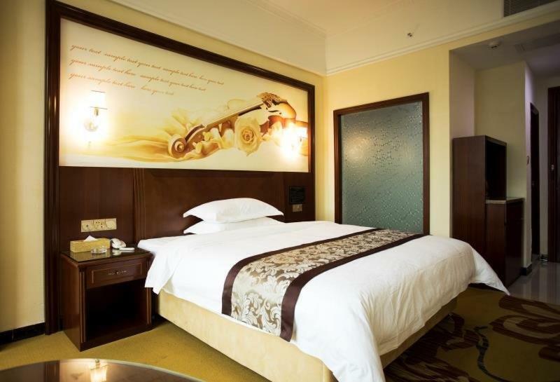 Longhui Business Hotel Huizhou  Extérieur photo